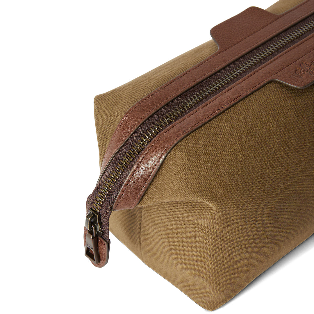 R M Williams Mens Barrenjoey Wash Bag