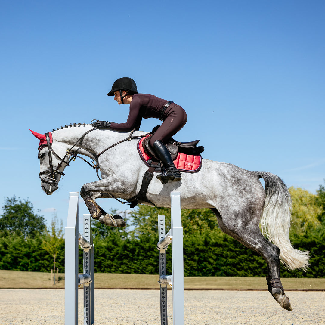 LeMieux Loire Classic Close Contact Square - Cranberry