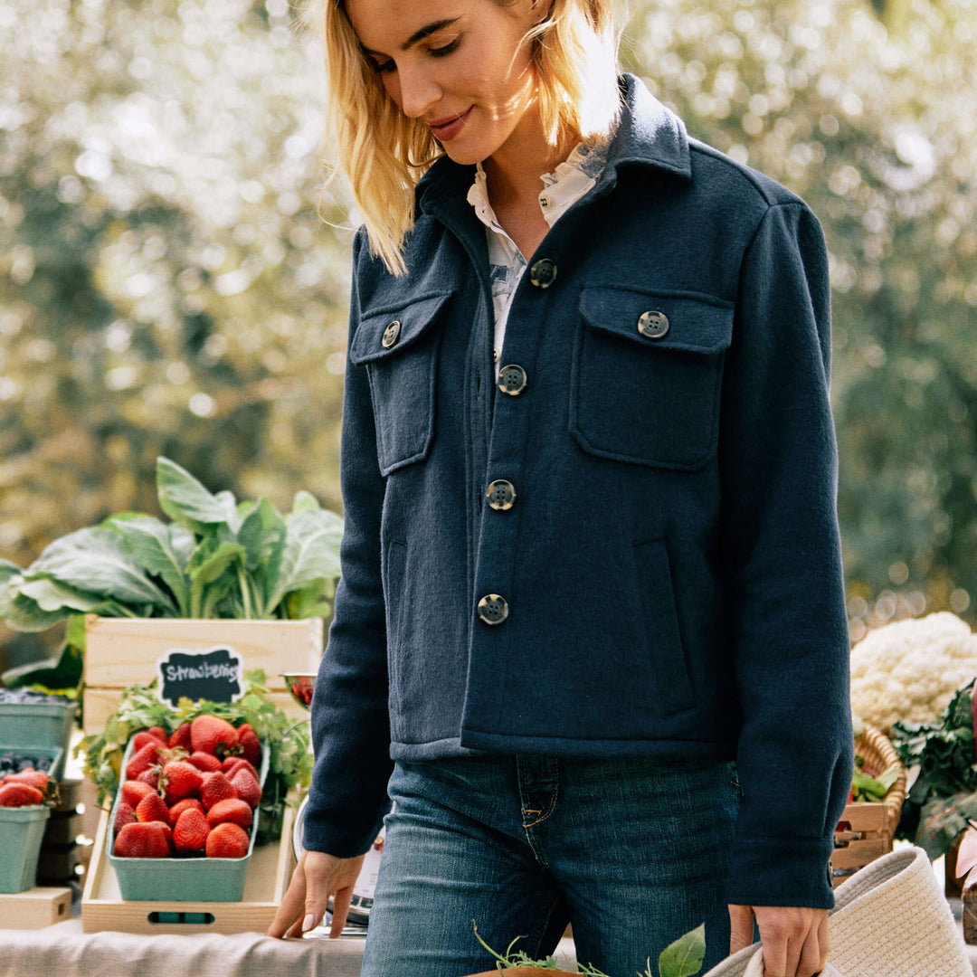 The Ariat Ladies Ashford Shirt Jacket in Navy#Navy