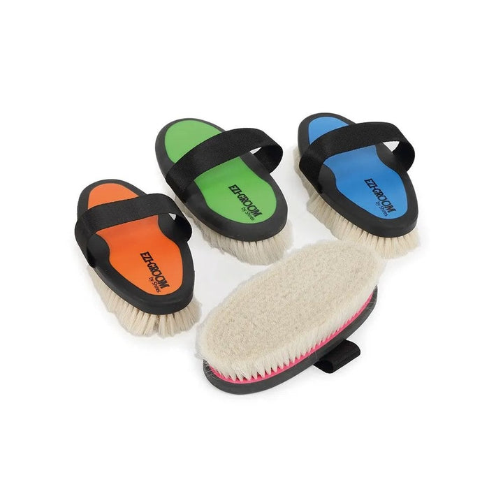 The Shires Ezi-Groom Grip Body Brush with Goat Hair in Baby Pink#Baby Pink