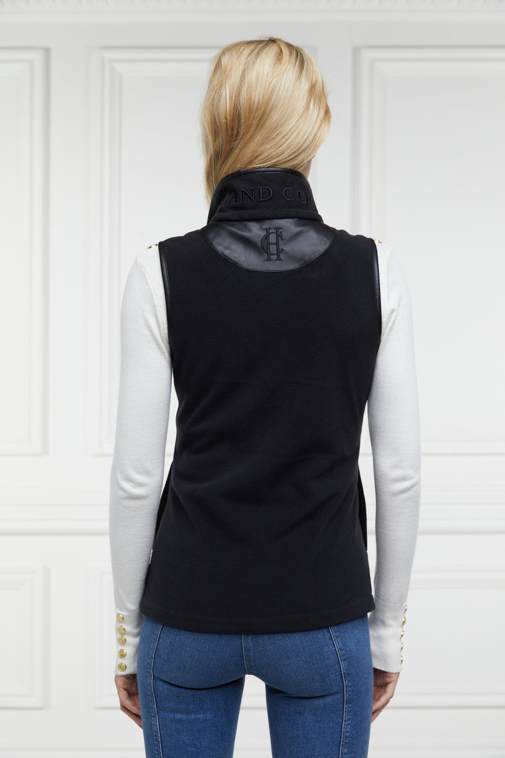 The Holland Cooper Ladies Country Fleece Gilet in Black#Black