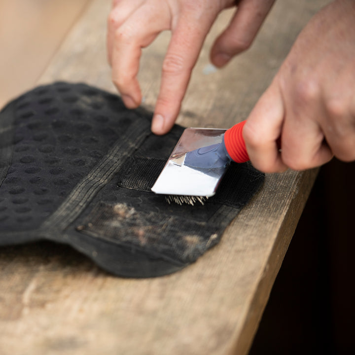 Equilibrium Hook Cleaner Brush
