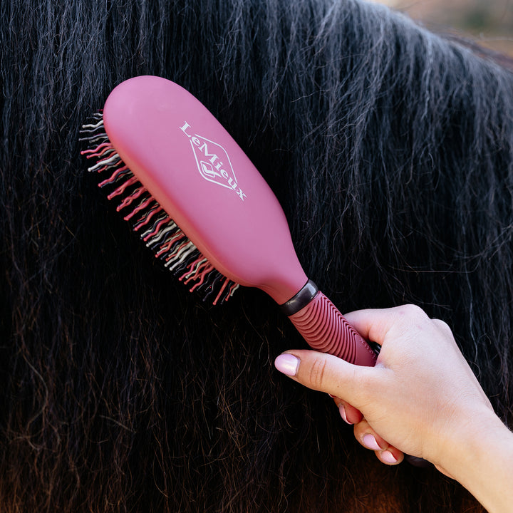 LeMieux Tangle Tidy - Cranberry
