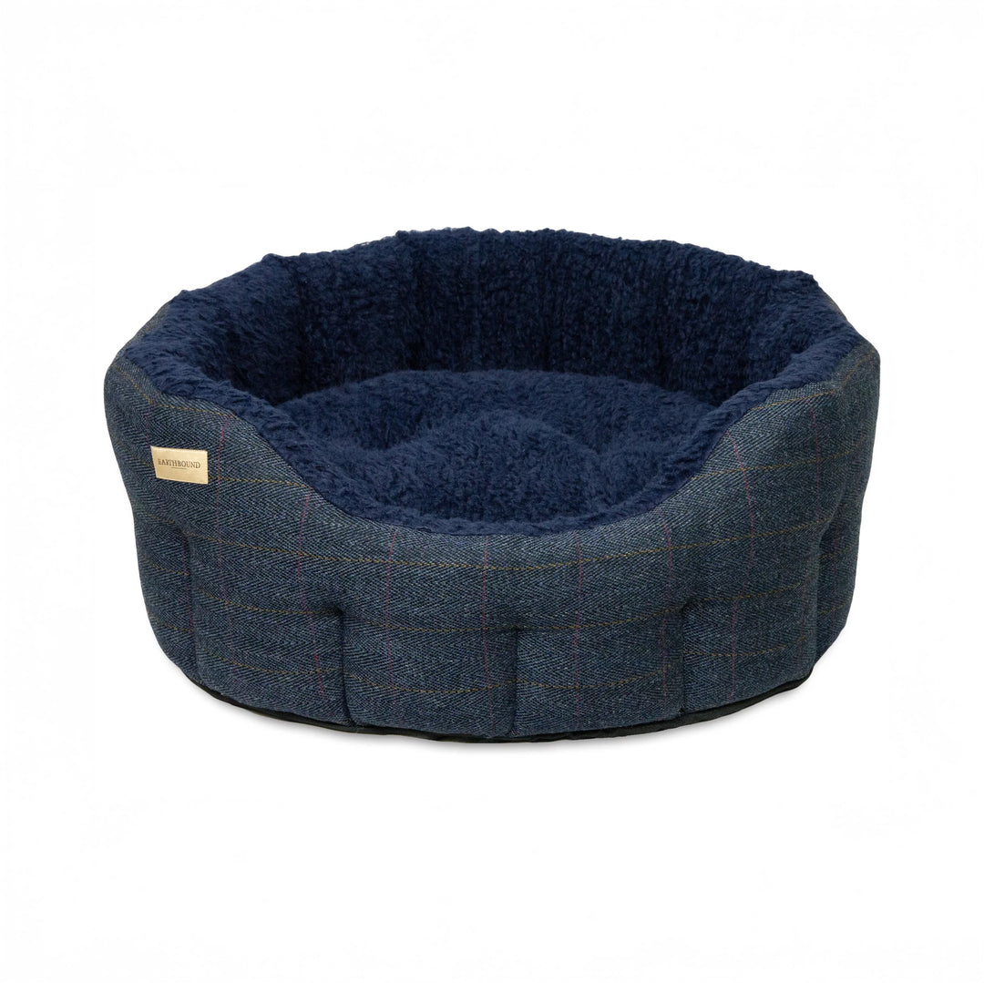 Earthbound Round Traditional Tweed Sherpa Bed