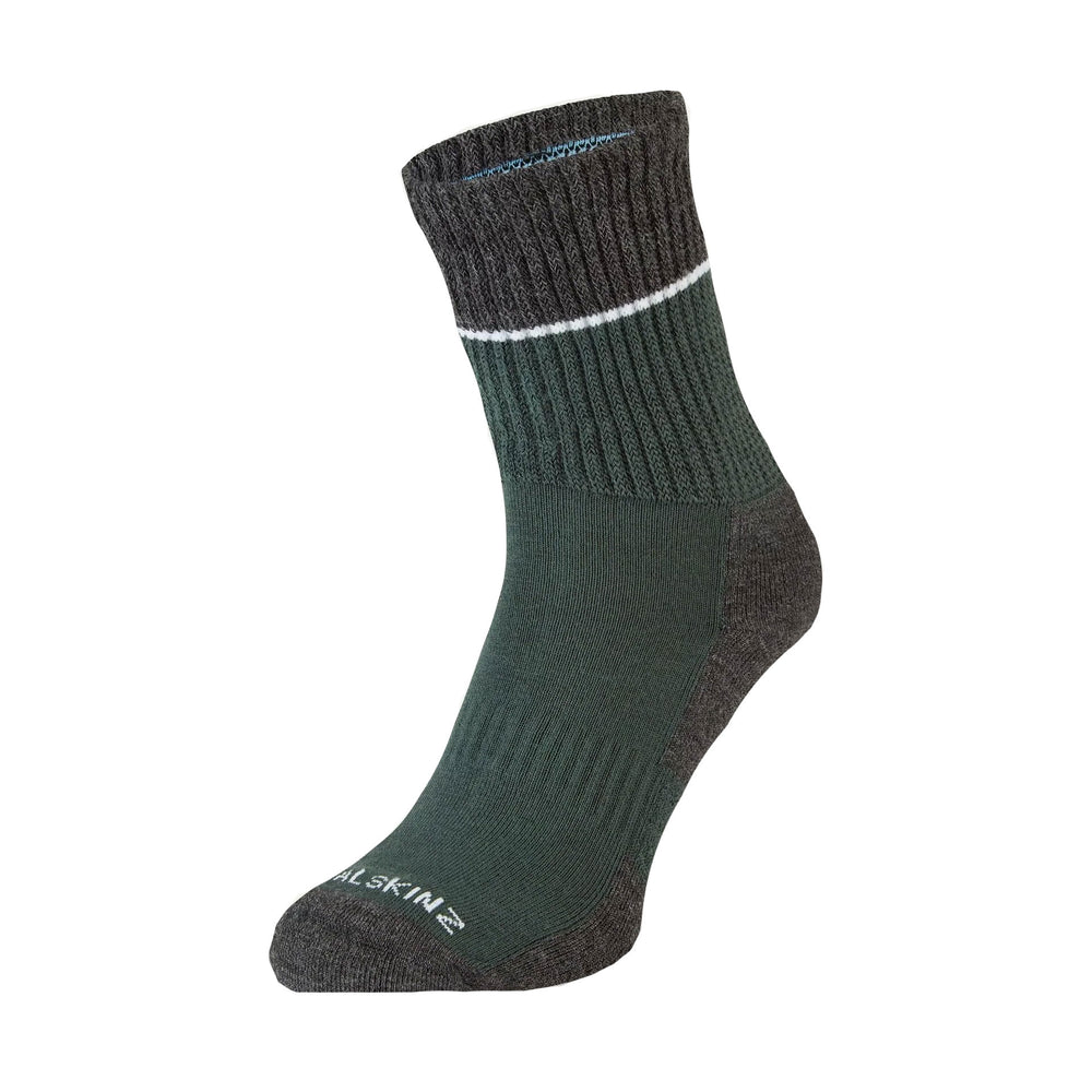 The Sealskinz Solo Quickdry Mid Length Sock in Green#Green