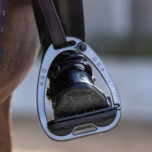 The LeMieux Vector Control Stirrup#Black/Black