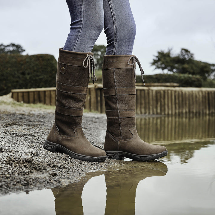 Lifestyle image of the Dublin River Boots III 